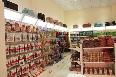 1482213935570702.jpg 样板店货架-6.JPG